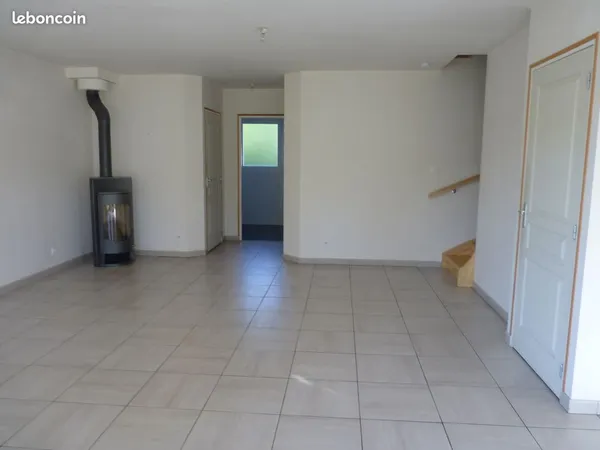 A louer maison mitoyenne St Mars la jaille
