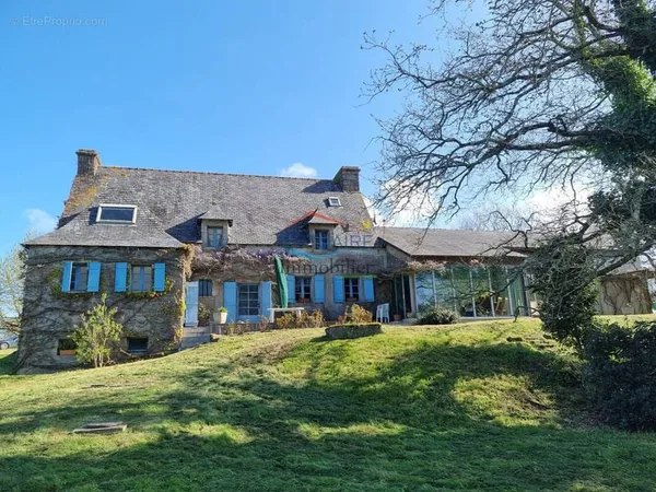 Maison 8 pièces 174 m²
