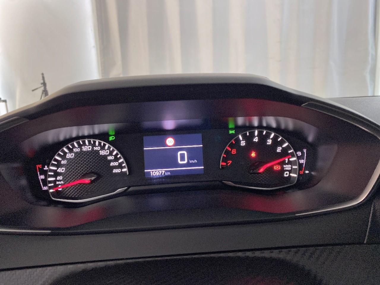 Peugeot 208 100 s&s bvm6 style — photo 13