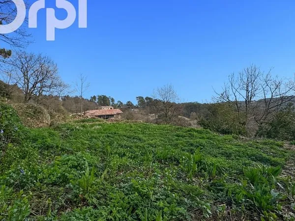 Terrain 3082 m²