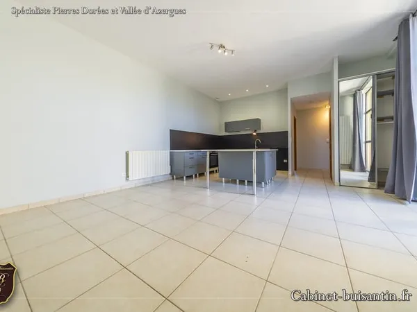 Plain-pied avec terrasse, parking et garage