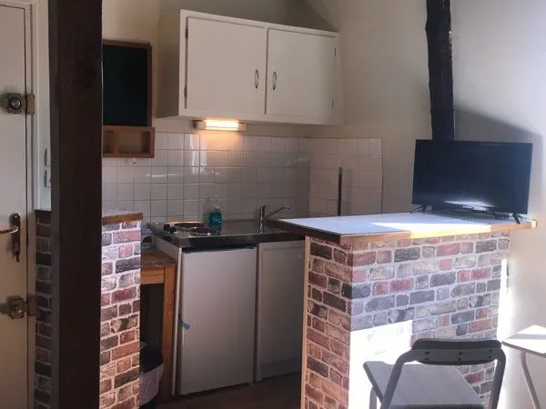 Appartement F1 bis avec mezzanine libre de suite