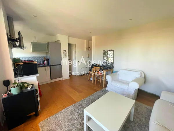 Appartement 2 pièces de 29m² avec cave et parking à Fréjus