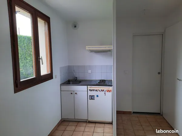 STUDIO A LOUER TRAPPES St QUENTIN EN YVELINES
