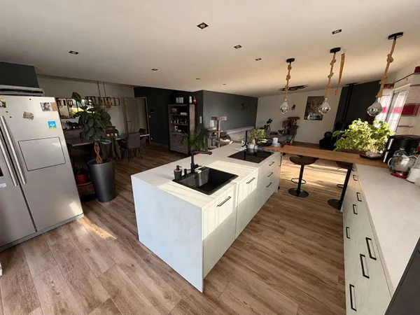 Maison 6 pièces 185 m²