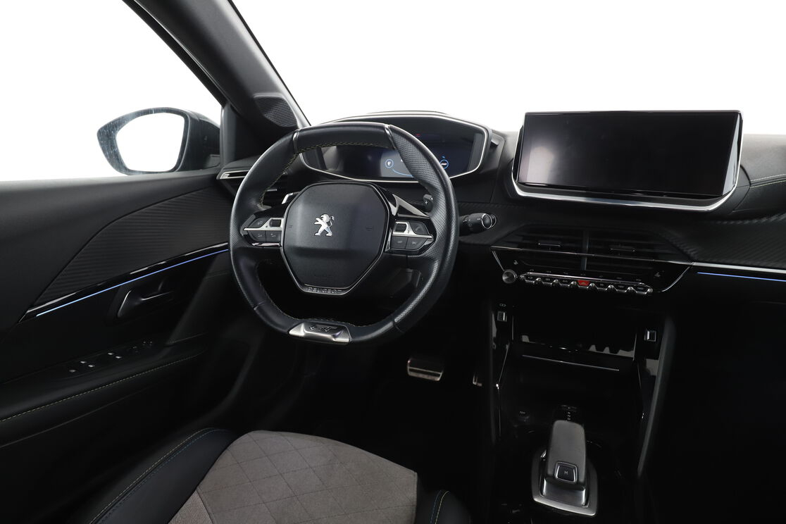 Peugeot 208 1.2 PureTech GT Pack EAT8 — photo 12