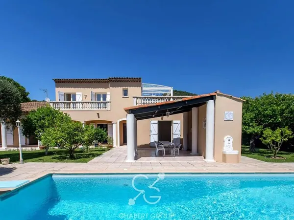 Villa 8 pièces 200 m²