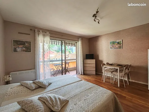 Studio rénové, meublé avec parking - Centre-ville Aix-les-Bains