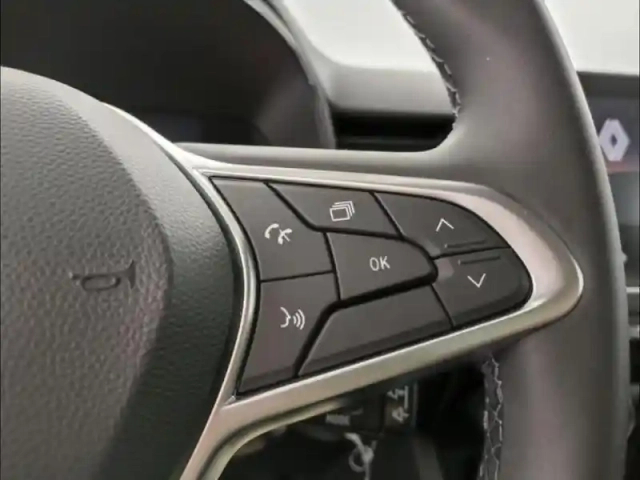 Renault Clio 1.6 e-tech 145ch full hybrid evolution - 25b — photo 10