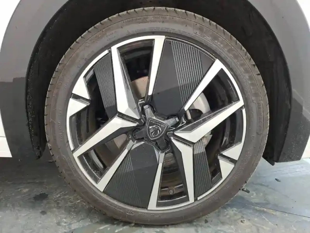 Peugeot 208 hybrid 110 e-dcs6 — photo 52