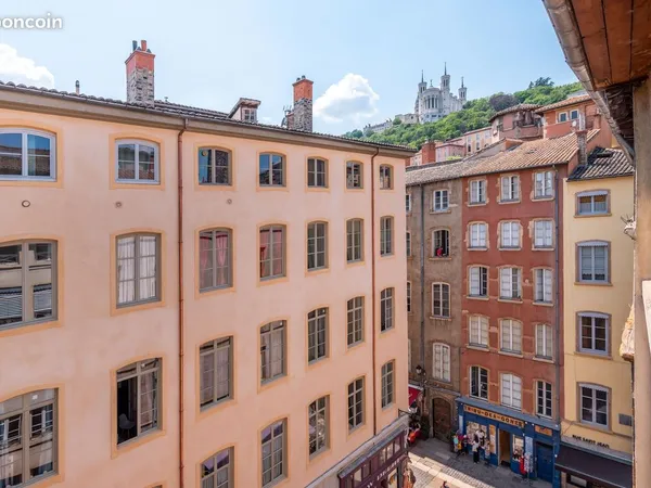 T2 lyon saint jean