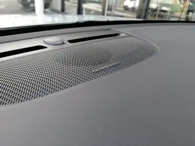 Volvo Xc40 t5 recharge 180+82 ch dct7 — photo 28