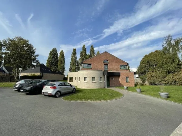 Bureau 120 m²