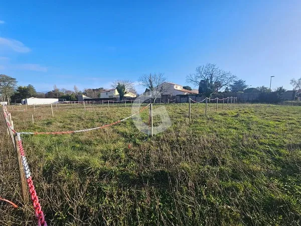 TERRAIN À BÂTIR DE 470M²