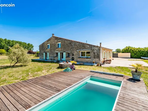 Maison en pierre dans le Blayais