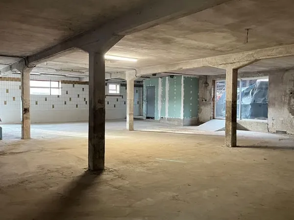Local d'activité 200 m²