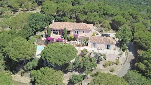 Villa 11 pièces 350 m²