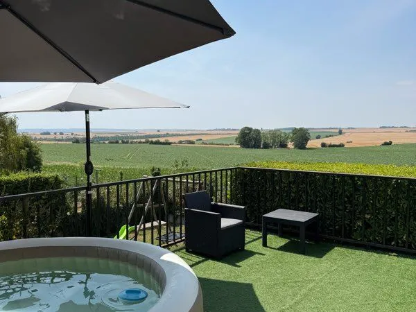 À VENDRE - MAISON INDIVIDUELLE 122m2 - CHAUCONIN NEUFMONTIERS- 399 000