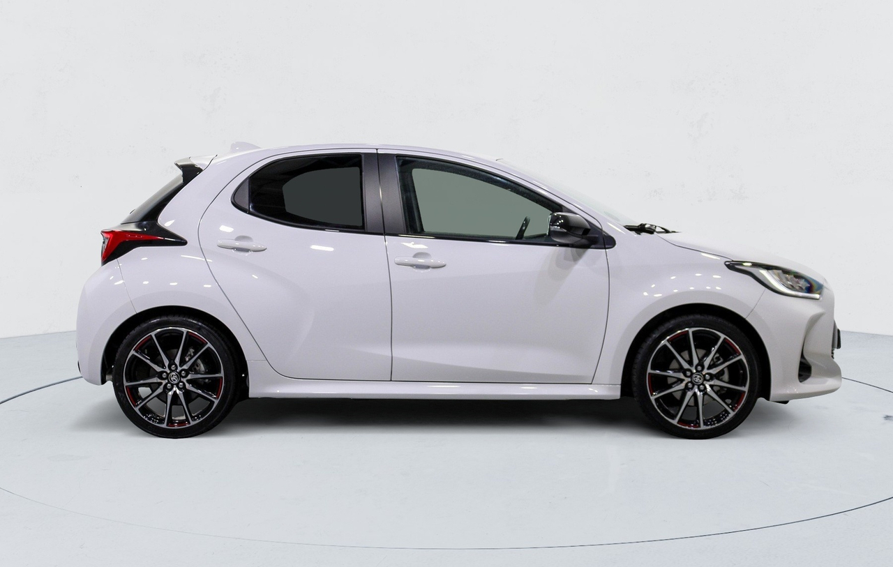 Toyota Yaris 4 — photo 6