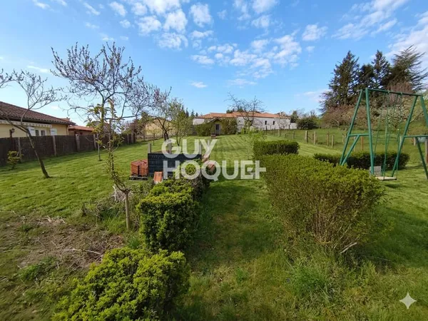 Terrain Constructible et clos à Boën Sur Lignon de 744 m2