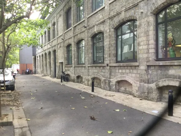 EXCLUSIVITÉ - IMMEUBLE 1 500 M² AVEC 6 PARKINGS