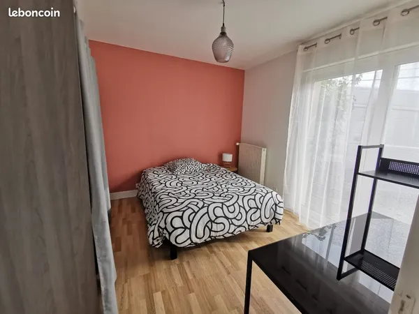 Chambre en colocation dans maison récente avec jardin et parking