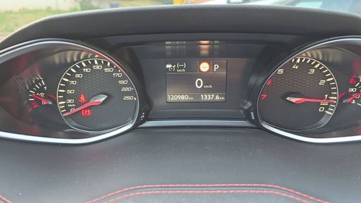Peugeot 308 SW 1.6 Puretech 225 EAT8 - GT – 2018 – 120980 km – Essence – Boîte Automatique — photo 25