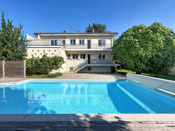 Maison 7 pièces 185 m²