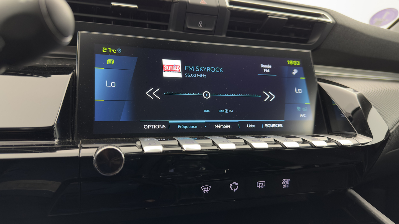 Peugeot 508 SW Hybrid 225 e-EAT8 — photo 24