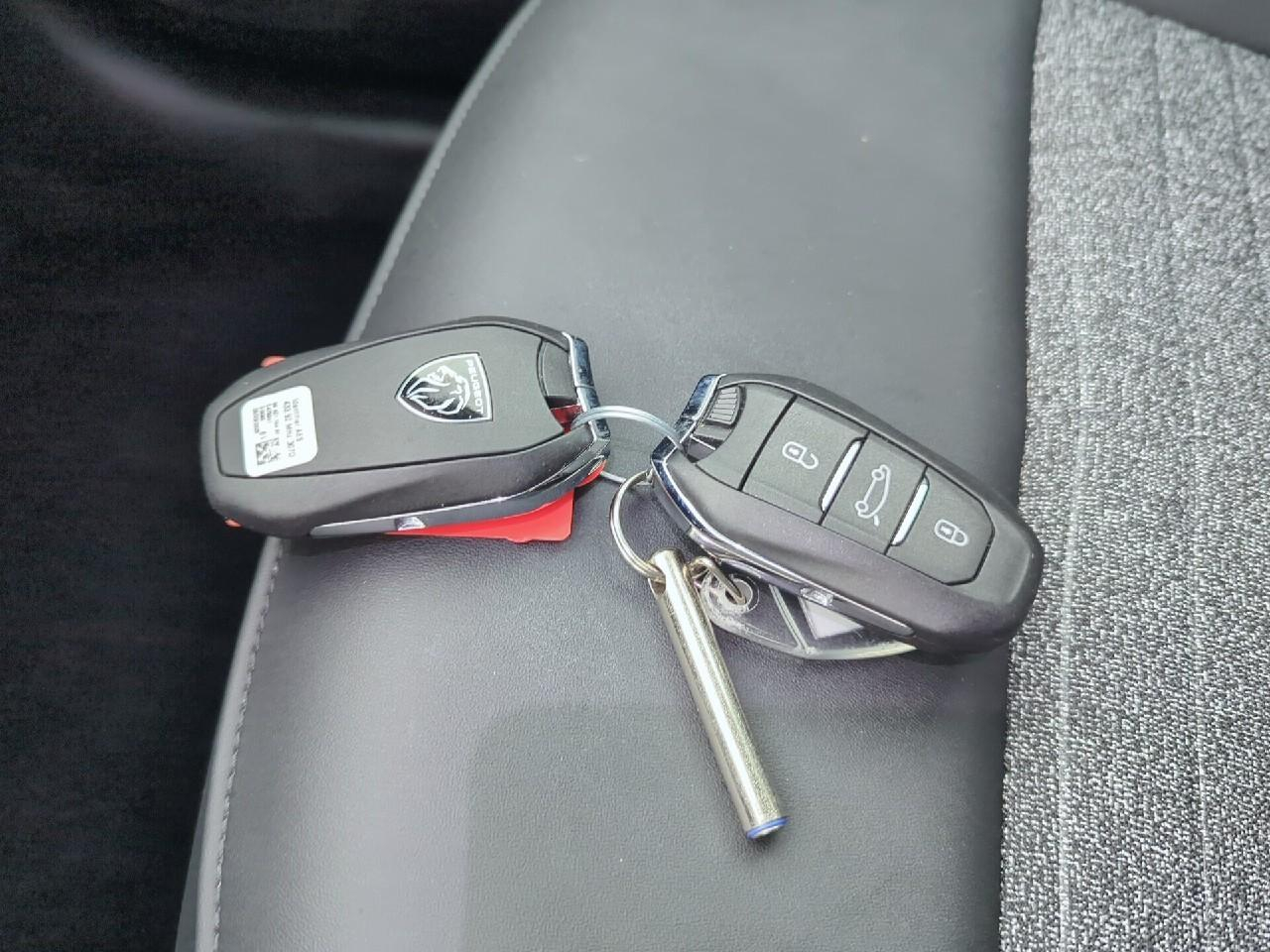 Peugeot 5008 hybrid 145 ch e-dcs6 allure — photo 31