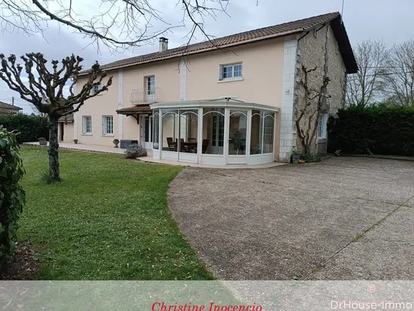 Barbezieux maison 8 pces avec dépendances et terrain
