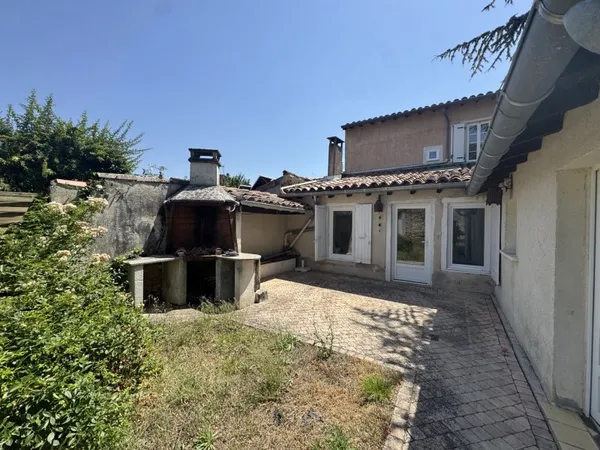 CASTRES - MAISON DE VILLE DE CARACTÈRE AVEC JARDIN INTIME