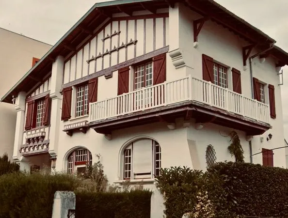 Grande demeure en coeur de ville à louer
