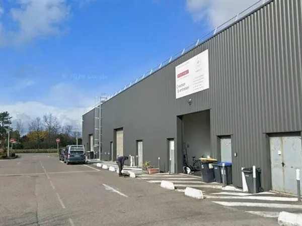 Local commercial 238 m²