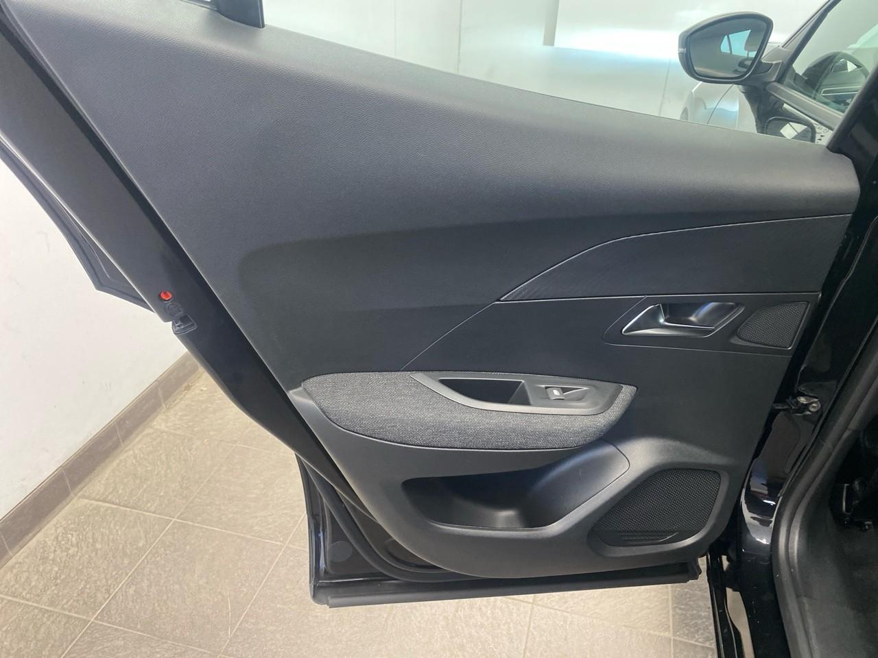 Peugeot 2008 100 s&s bvm6 style — photo 21