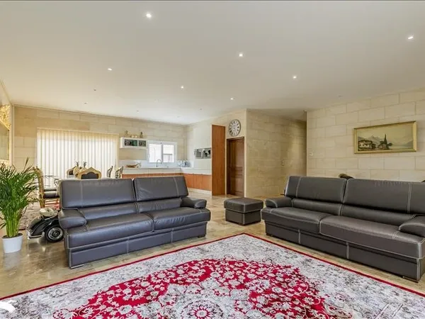 Maison 5 pièces 145 m²