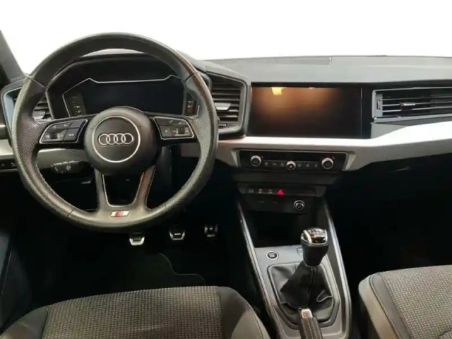 Audi A1 30 tfsi 110 ch bvm6 s line — photo 8