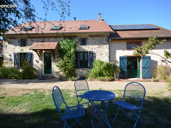 Maison de charme rénovée dans une propriété authentique en Allier, avec 1,2 hectare de terrain fleur
