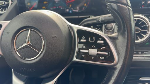 Mercedes Classe GLA 200 163 7G-DCT - Business Line – 2021 – 32000 km – Essence – Boîte Automatique — photo 14