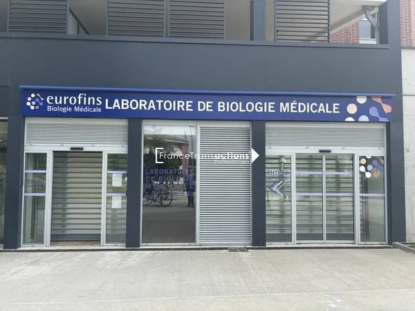 Local commercial 162 m²