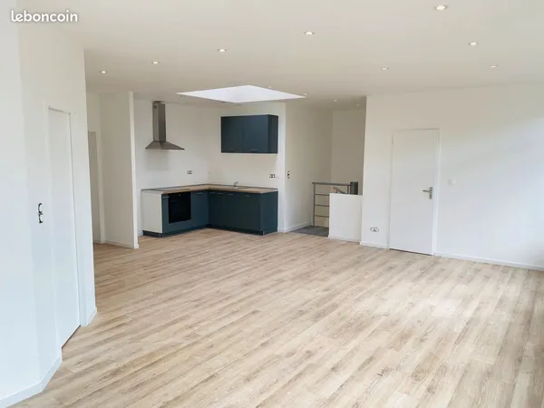 Appartement F4 centre ville de ROYE