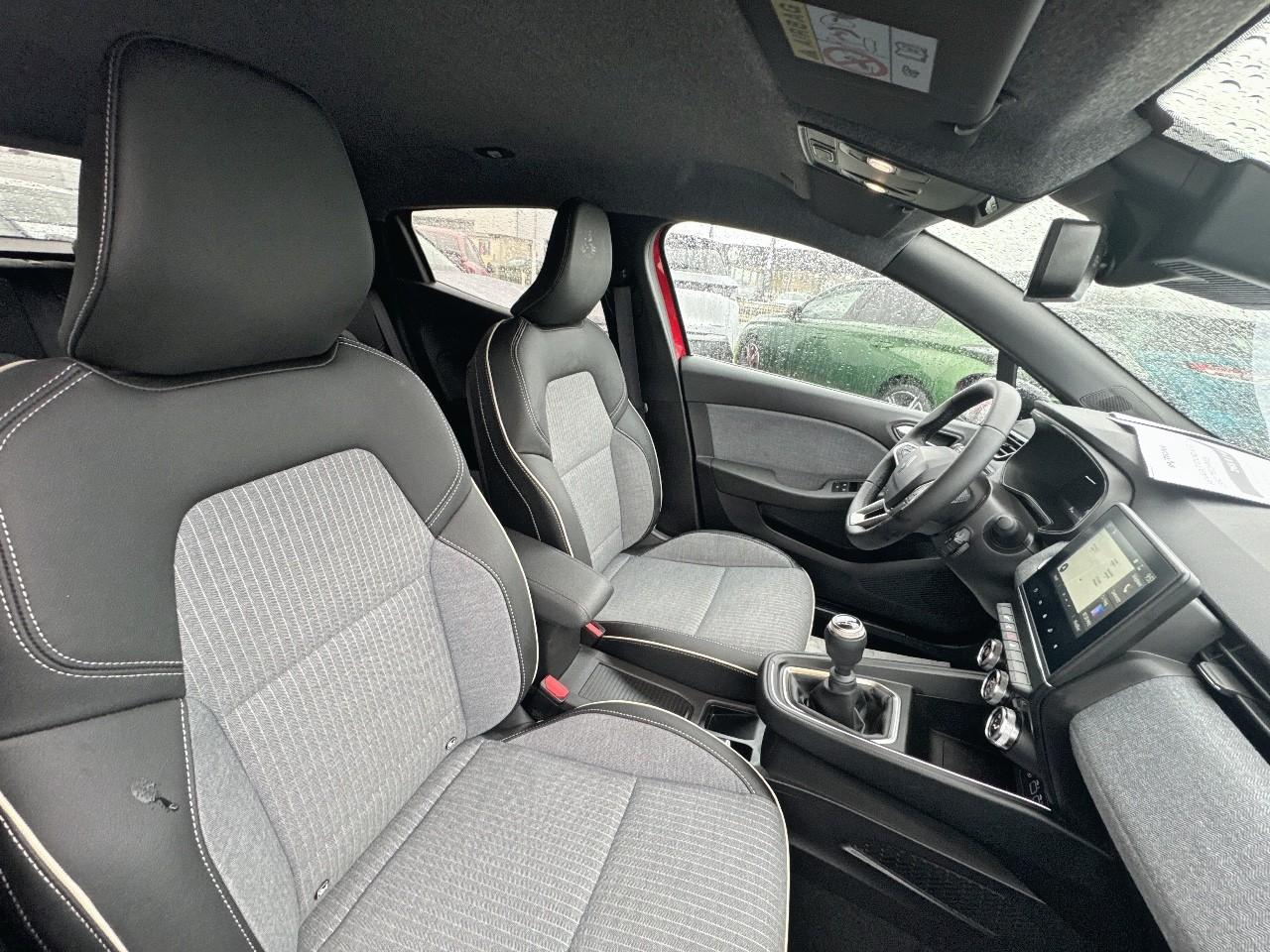 Renault Clio tce 90 ch gsr2 techno — photo 15