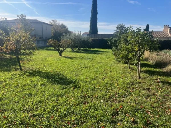 Terrain 440 m²