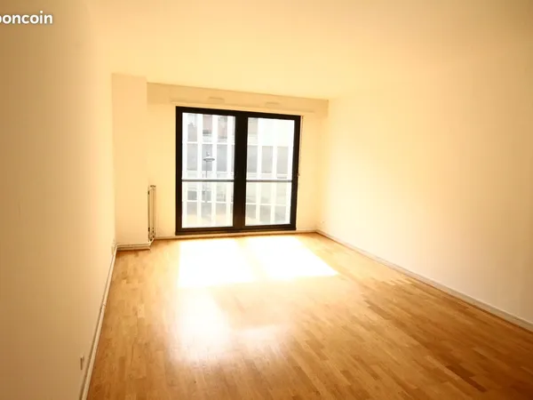 4 Pièces 91 m² Place Falguière 75015