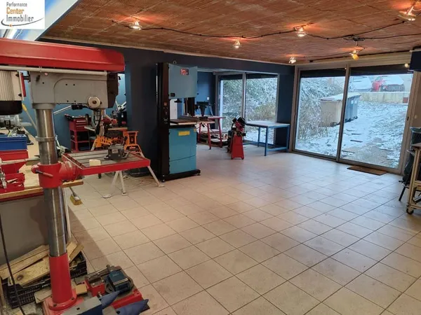 Local commercial 380 m²
