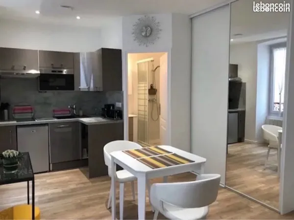 À VENDRE - STUDIO MEUBLÉ DE 19,01 m² - BIARRITZ CENTRE-VILLE - 210 000