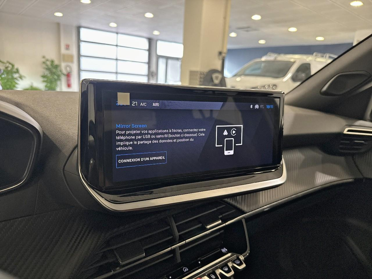 Peugeot 2008 1.2 hybrid 145ch allure e-dcs6 — photo 13