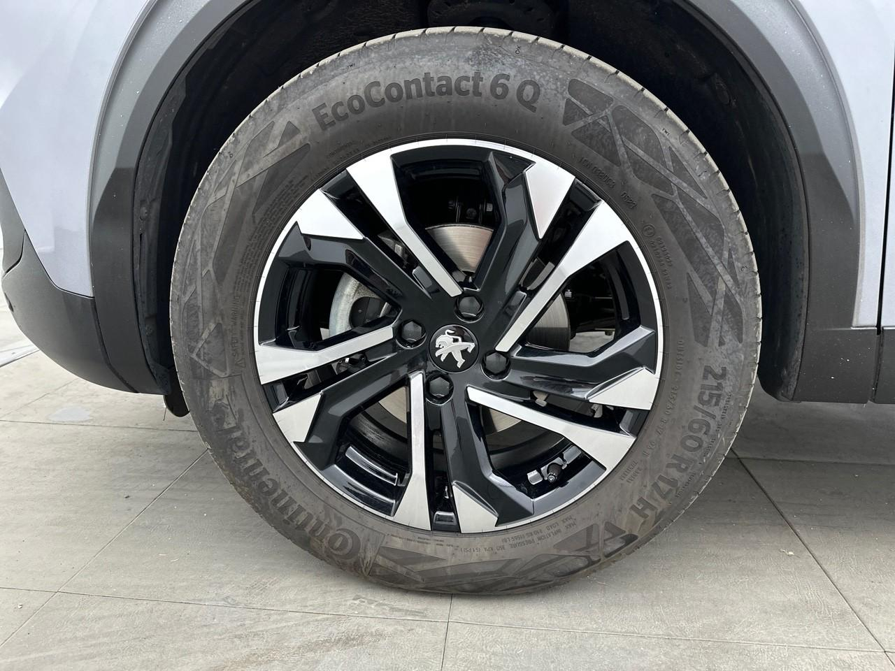 Peugeot 2008 puretech 130 s&s eat8 gt — photo 14
