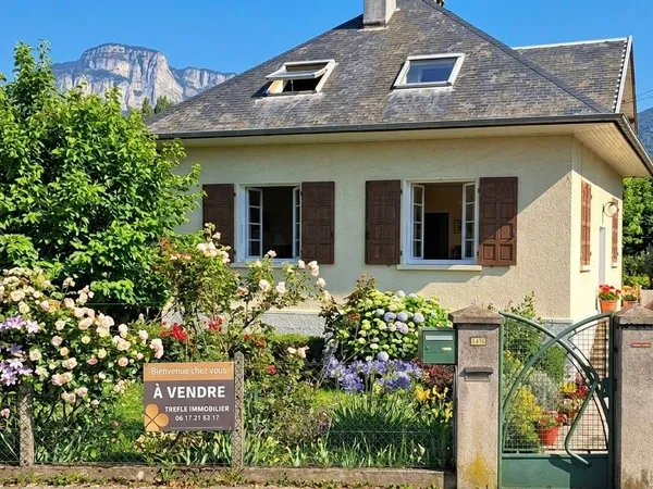 Maison bien située au coeur de la Ravoire