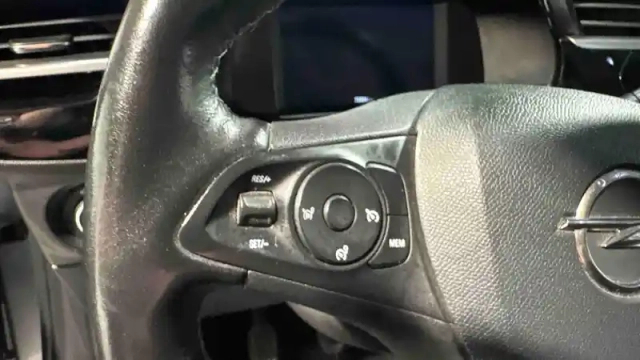 Opel Corsa 1.2 turbo 100 ch bvm6 — photo 35